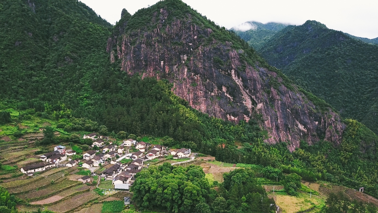 樂領(lǐng)·旗山俠隱入選麗水市示范“鄉(xiāng)村僑舍”